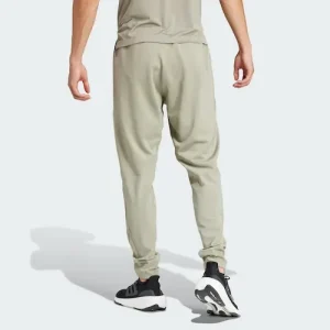 Fitness Lovers en Estylopia: Las Mejores Marcas de Ropa y Zapatos para Hacer Pesas en Hombres 6 Designed for Training Adidas Workout Pants back 1