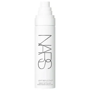 Maquillaje: El Orden Correcto para un Look Natural y Duradero 1 Mist fijador de maquillaje NARS Light Reflecting.