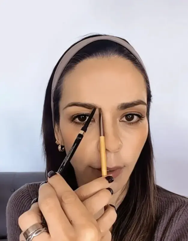 Cejas Perfectas: Diseña y Maquilla las Tuyas con Éxito 1 inicio