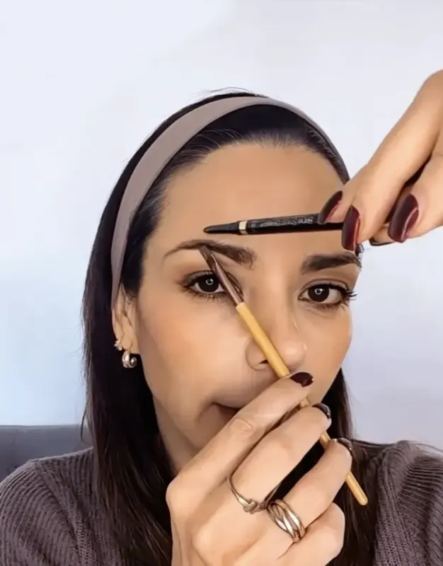 Cejas Perfectas: Diseña y Maquilla las Tuyas con Éxito 2 medio