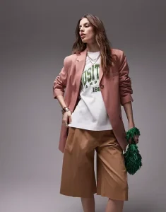 Pink Blazer Outfit: Ideas de Cómo Llevarlo Según Tu Estilo 2 Blazer Entallado Rosa Claro para un Look de Invierno