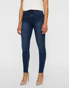 Largo del pantalón de mujer según tu calzado favorito 9 Jeans skinny Sophia de Vero Moda. Confeccionados en denim azul medio su corte cenido y el largo del pantalon crean una silueta estilizada ideal para un look versatil