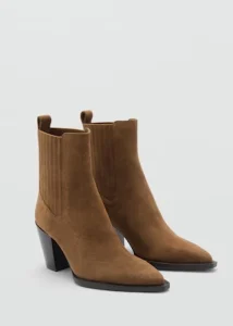 Los mejores zapatos de mujer que estilizan hoy 8 Suede block heel boots 1
