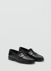 Mocasines de mujer con estilo: guía para combinarlos 2 Zapatos planos de piel bovina 100 con punta redonda y detalles fruncidos. Estilo de meter sin cierre