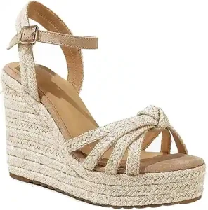 Los mejores zapatos de mujer que estilizan hoy 5 sandalias de cuña de alpargata con punta abierta